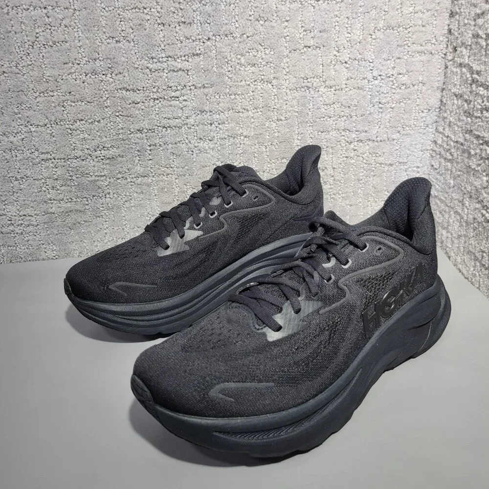Hoka One One Clifton 10 Mens Size US 8D Triple Black Lace-Up Everyday Run Shoes